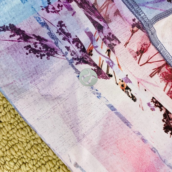 Lululemon size 6 - Picture 2 of 4